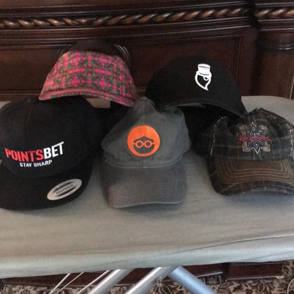 Other - Bundle of caps in good condition adjustable